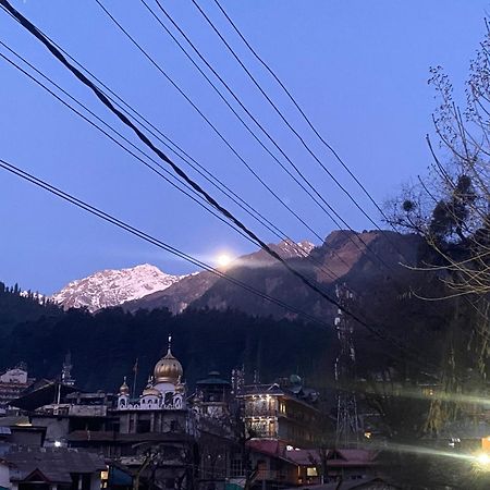 The Prasher Lodge Mall Road Manali Exteriér fotografie