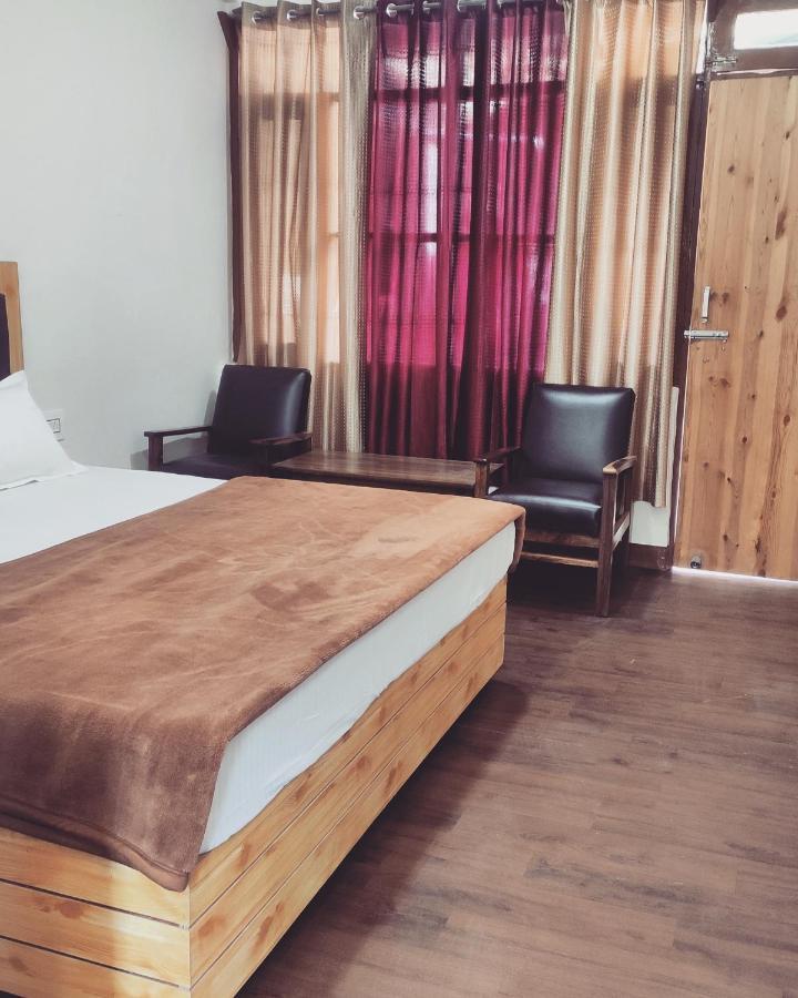 The Prasher Lodge Mall Road Manali Exteriér fotografie