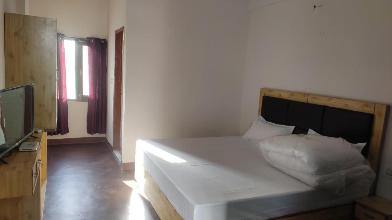 The Prasher Lodge Mall Road Manali Exteriér fotografie