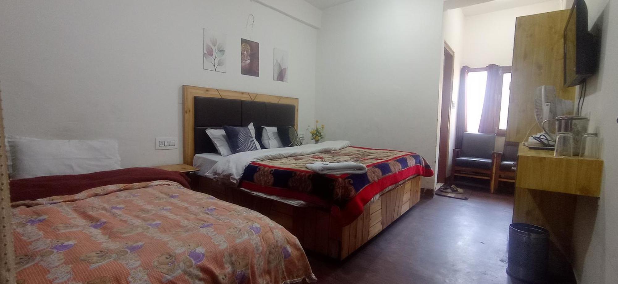 The Prasher Lodge Mall Road Manali Exteriér fotografie