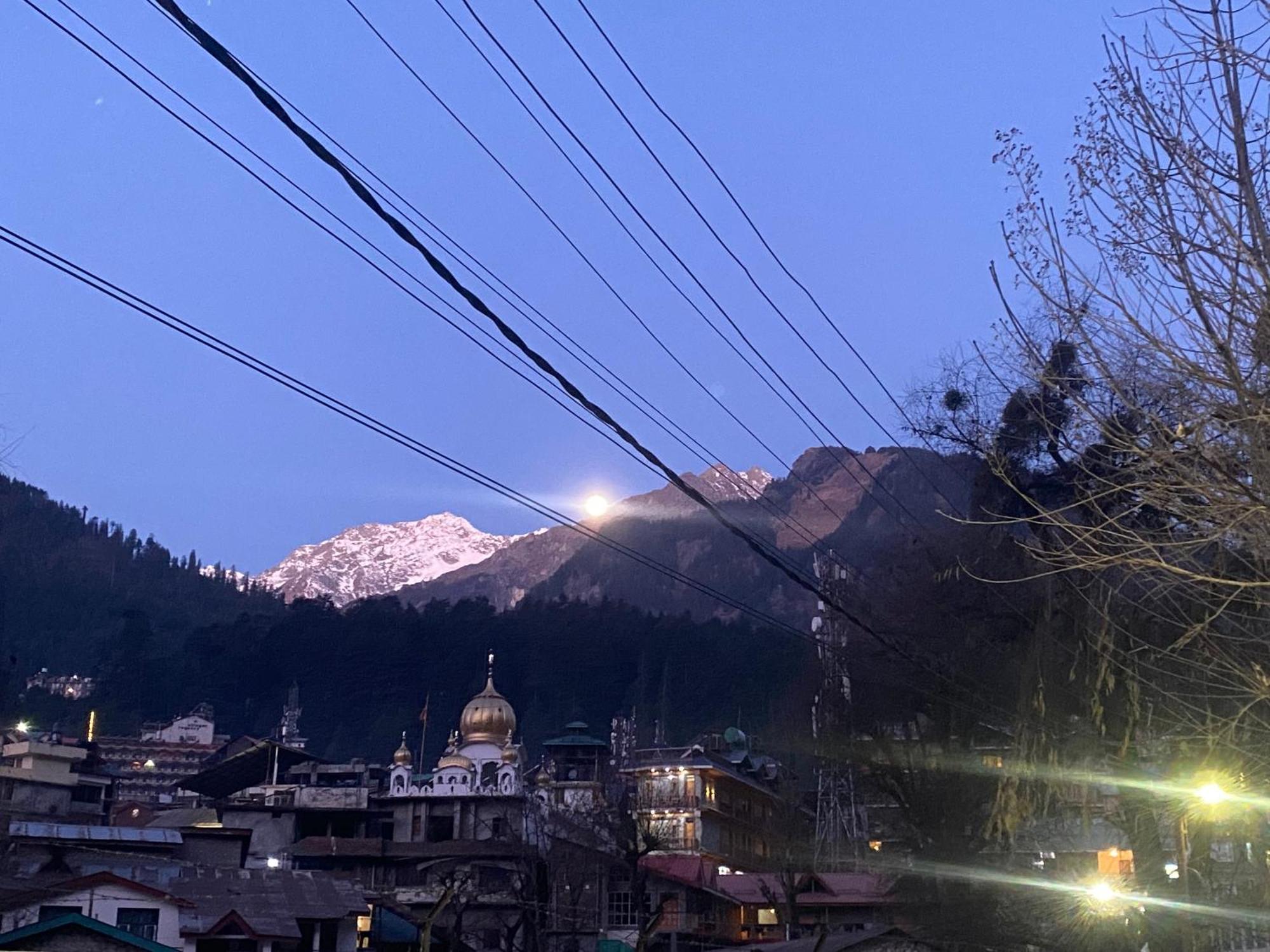 The Prasher Lodge Mall Road Manali Exteriér fotografie