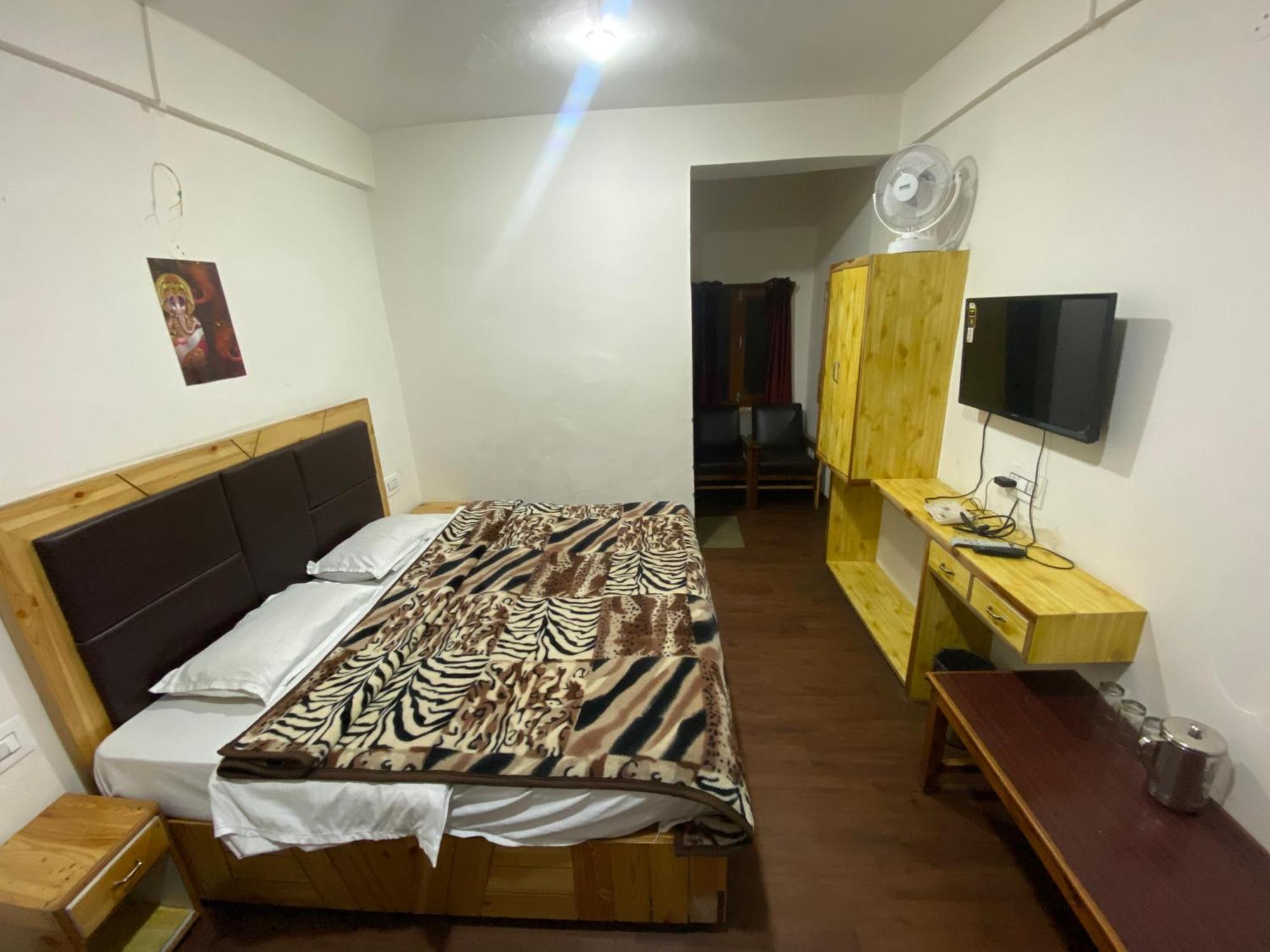 The Prasher Lodge Mall Road Manali Exteriér fotografie